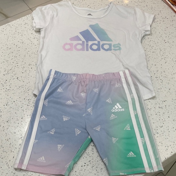 Adidas Kids' White and Pastel Logo Tee and Shorts size 6 - Picture 1 of 7